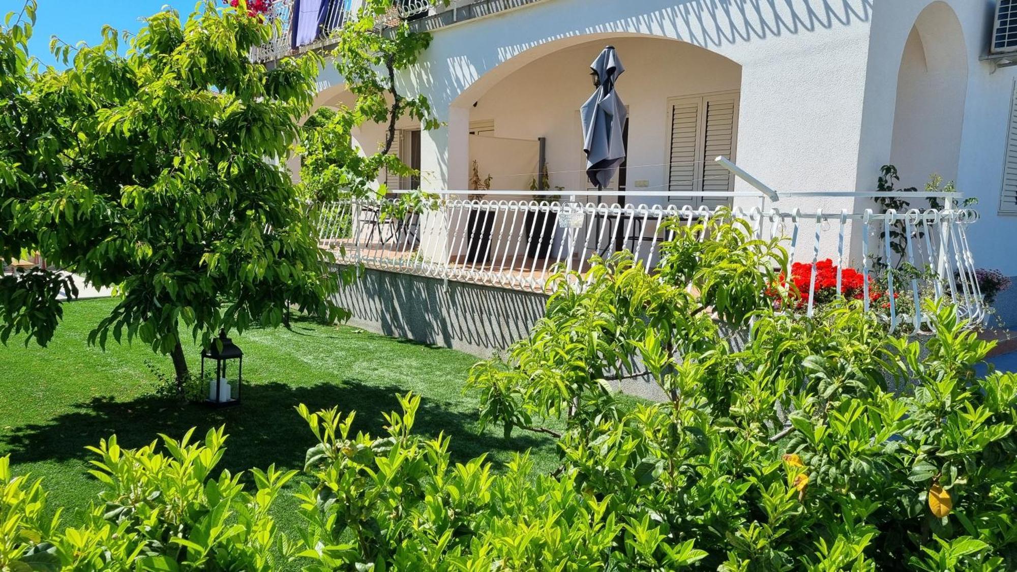 Luxa 5 Min Old Town, 10 Min Airport Appartement Trogir Buitenkant foto